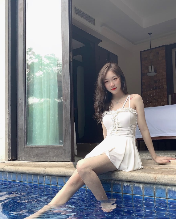 河东，刚下海年轻漂亮，兼职妹，粉嫩B